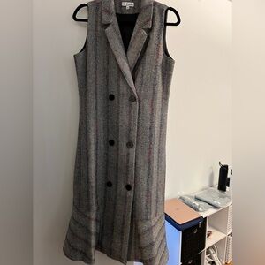 Sleeveless jacket-style dress